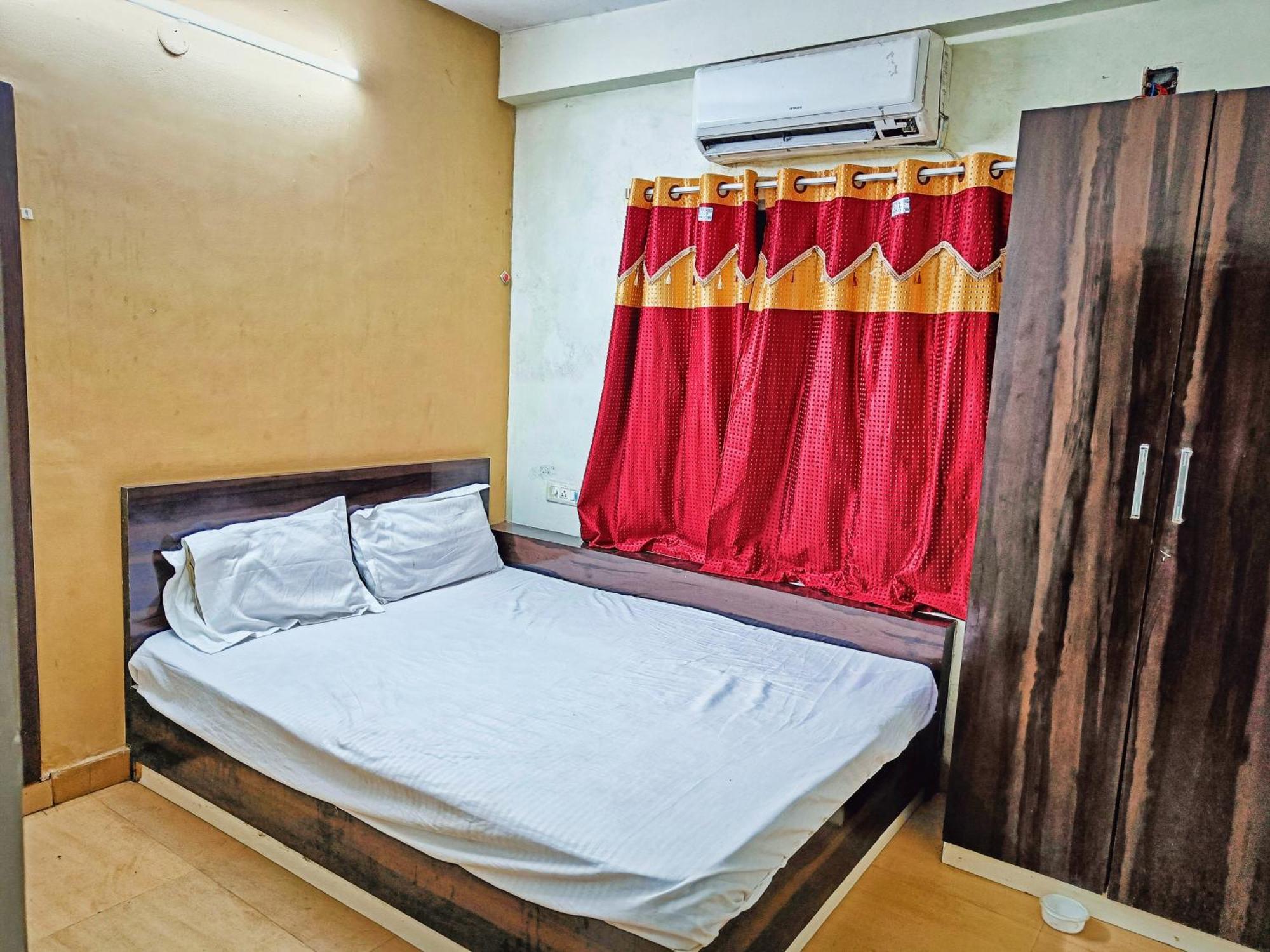 Rest Inn Hotel Newtown Road Near Tata Medical Колката Екстериор снимка