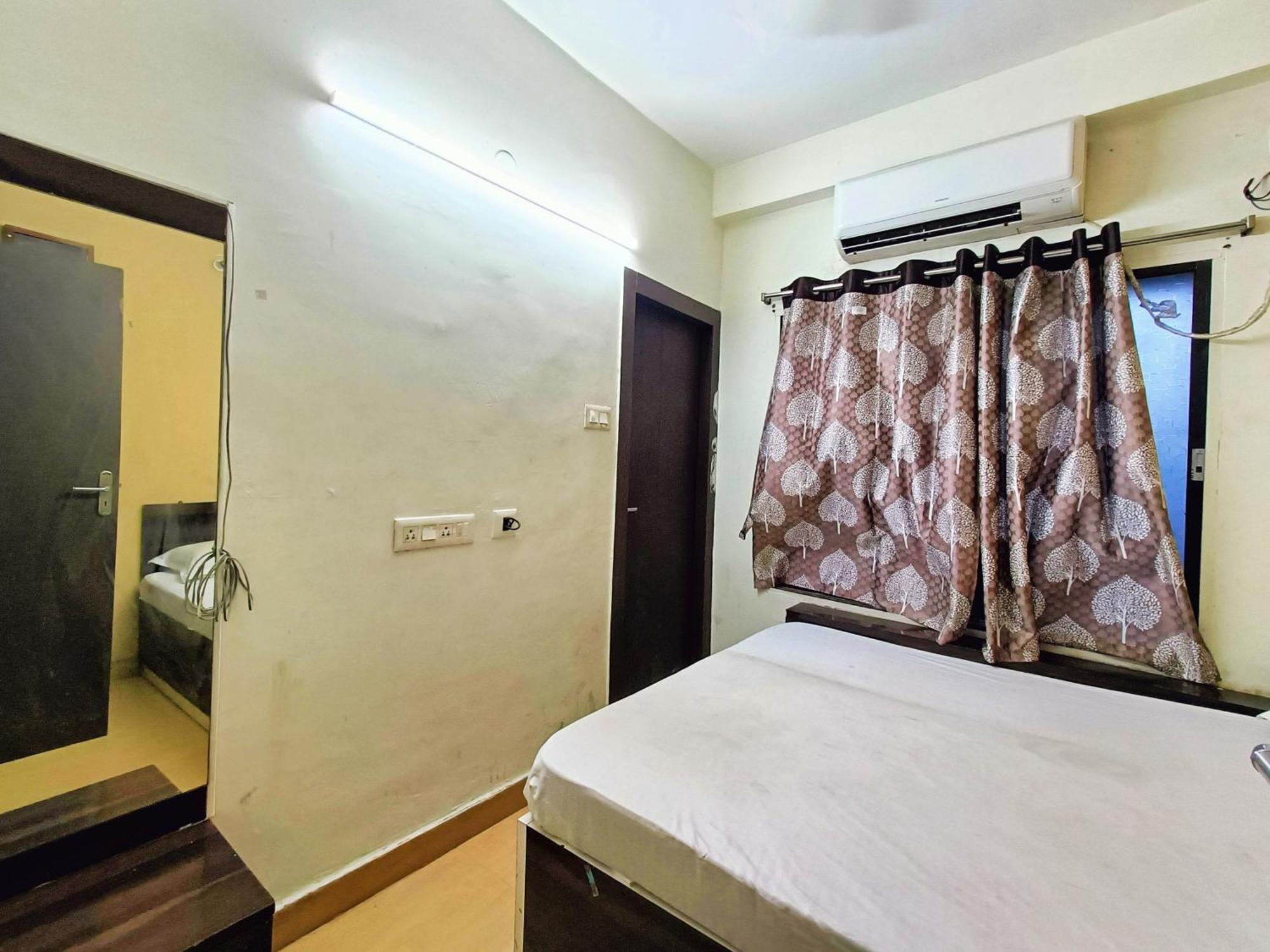 Rest Inn Hotel Newtown Road Near Tata Medical Колката Екстериор снимка